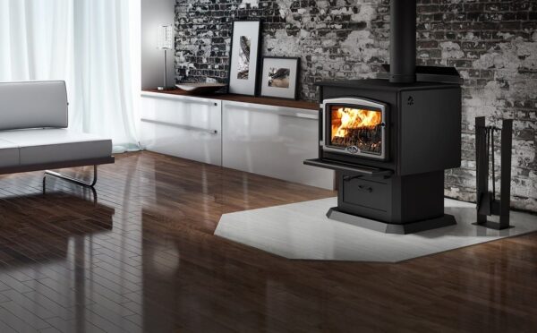Stock Image - Osburn 2000 Wood Stove with Blower Osburn Stoves The Chimney Guys of VA